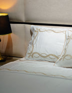 Parure Satin de Coton Brodé