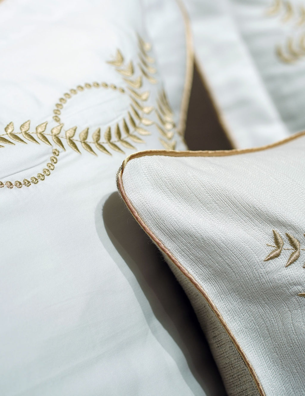 Parure Satin de Coton Brodé