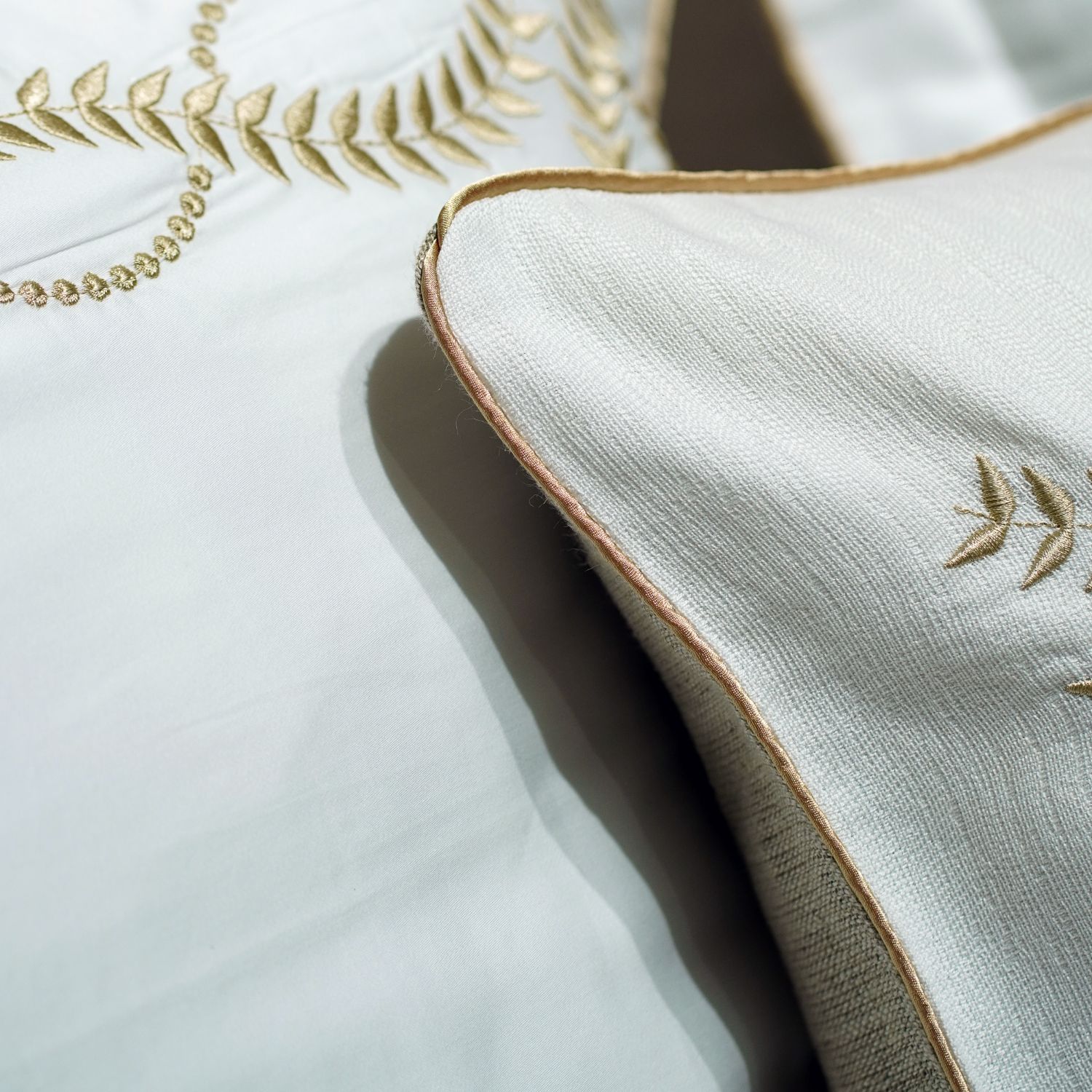 Parure de lit luxe satin de coton brodé – Image 5