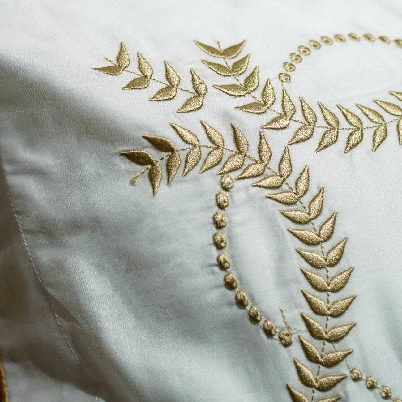 Parure de lit luxe satin de coton brodé – Image 4