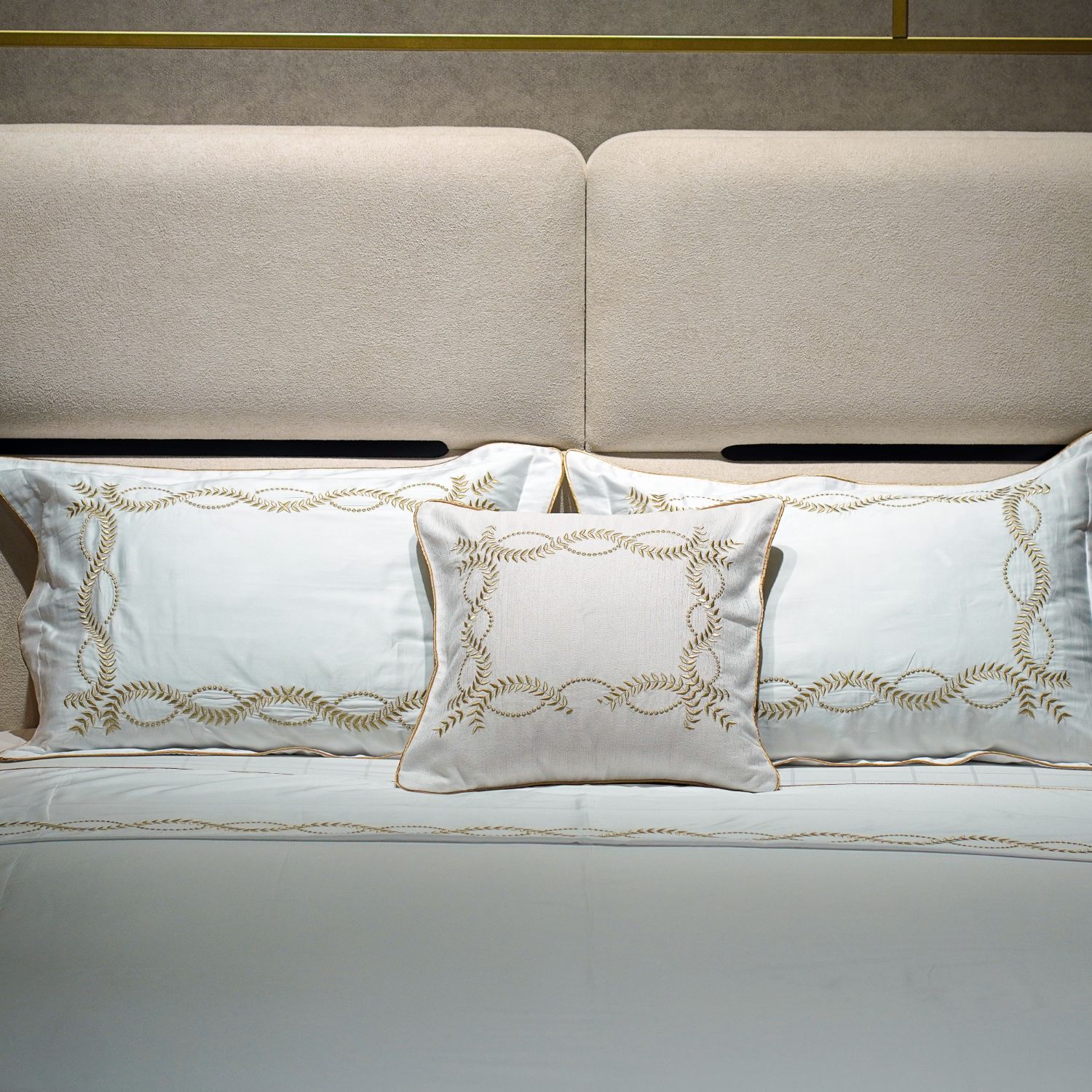Parure de lit luxe satin de coton brodé – Image 2
