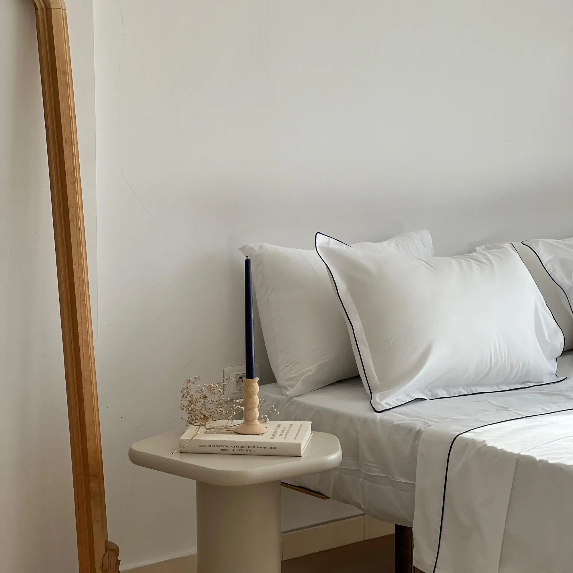 Parure de lit 100% coton Blanc Avec fil Bleu – Image 2