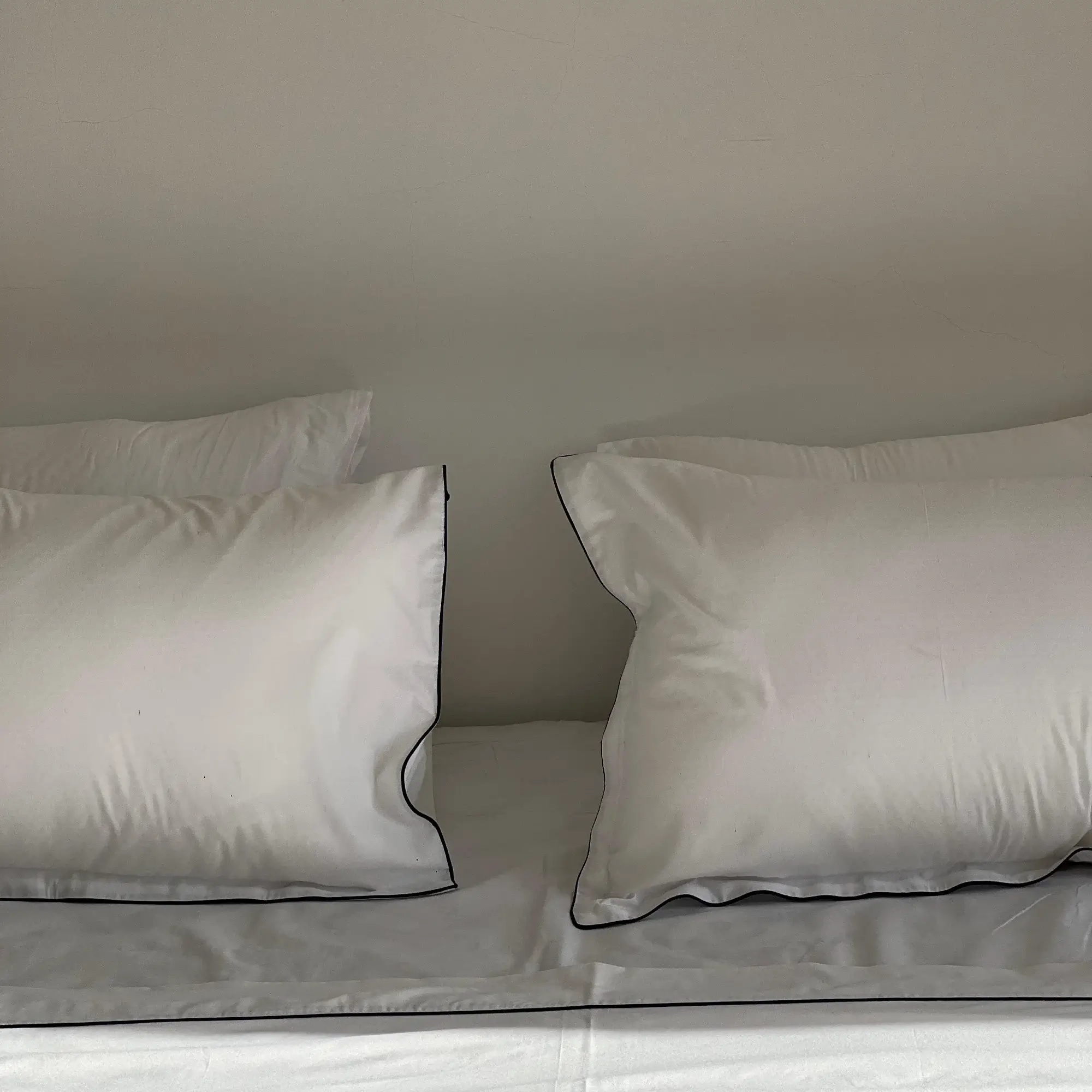 Parure de lit 100% coton Blanc Avec fil Bleu – Image 8