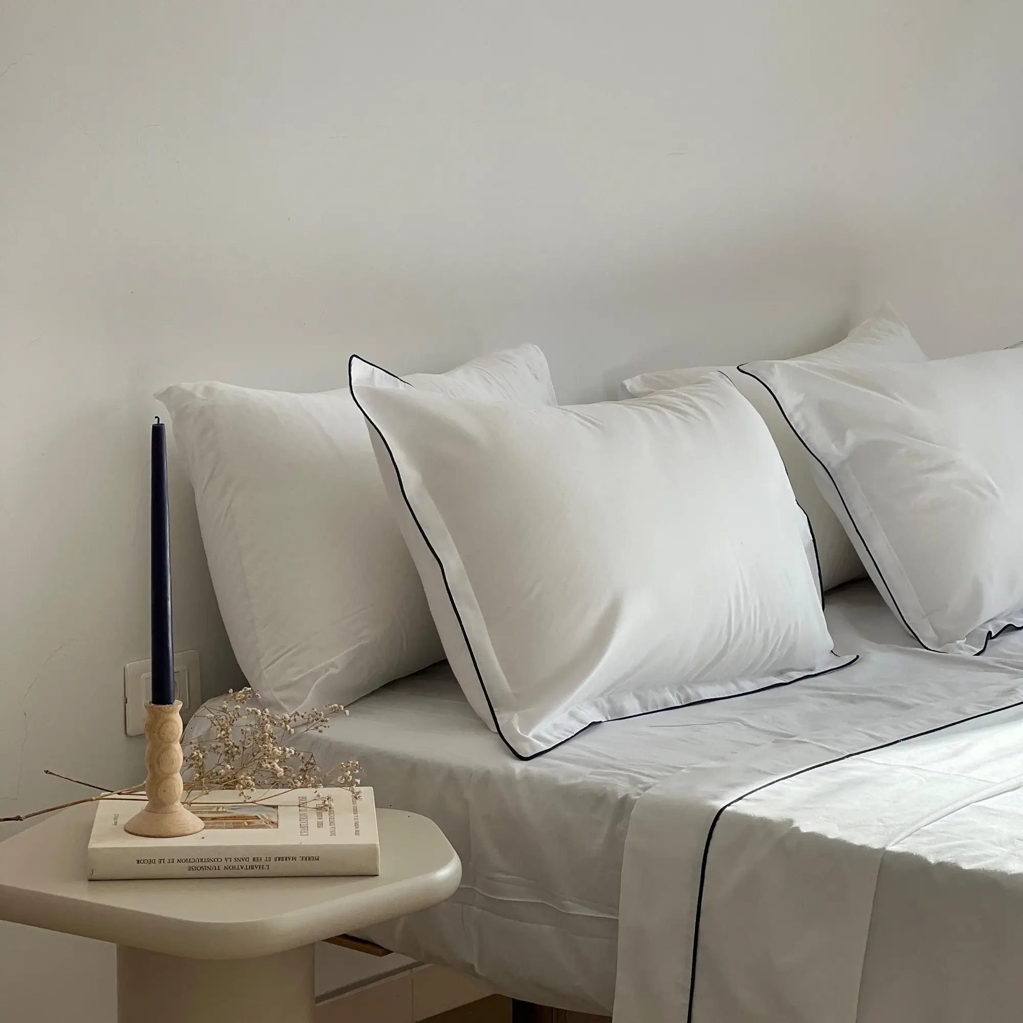 Parure de lit 100% coton Blanc Avec fil Bleu